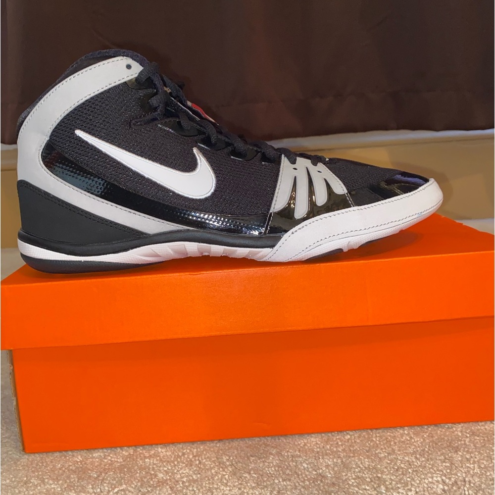 Nike freek size 10 worn once.